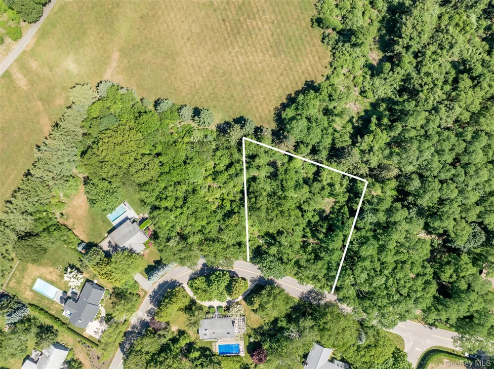 21 Tims Trail Shelter Island, NY 11964
