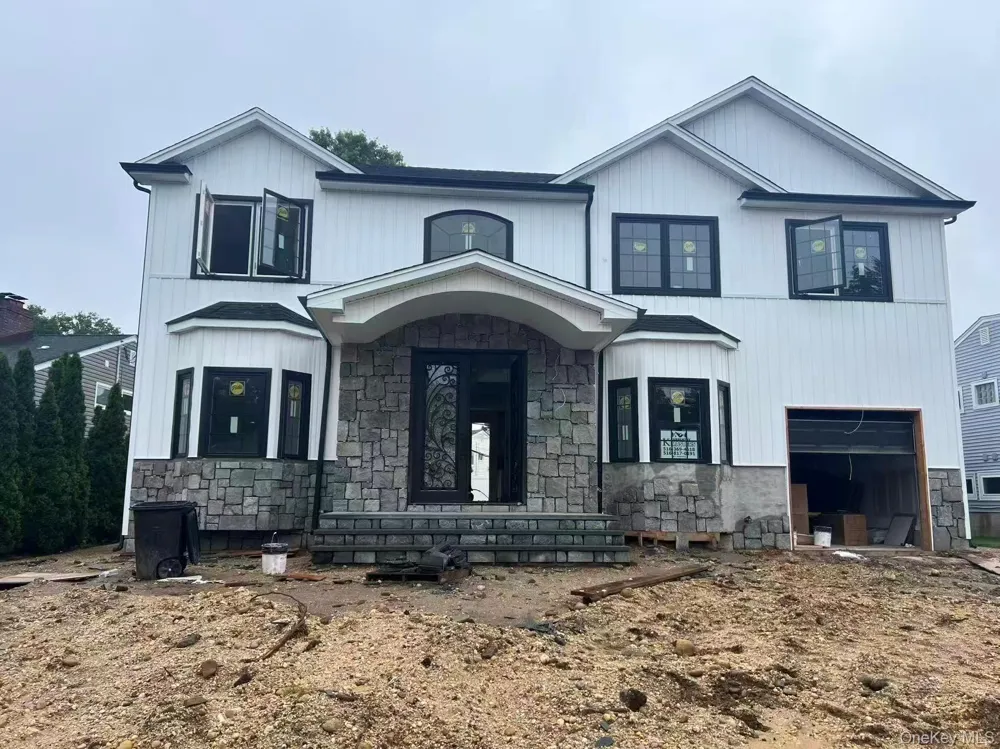 112 Columbia Drive Jericho, NY 11753