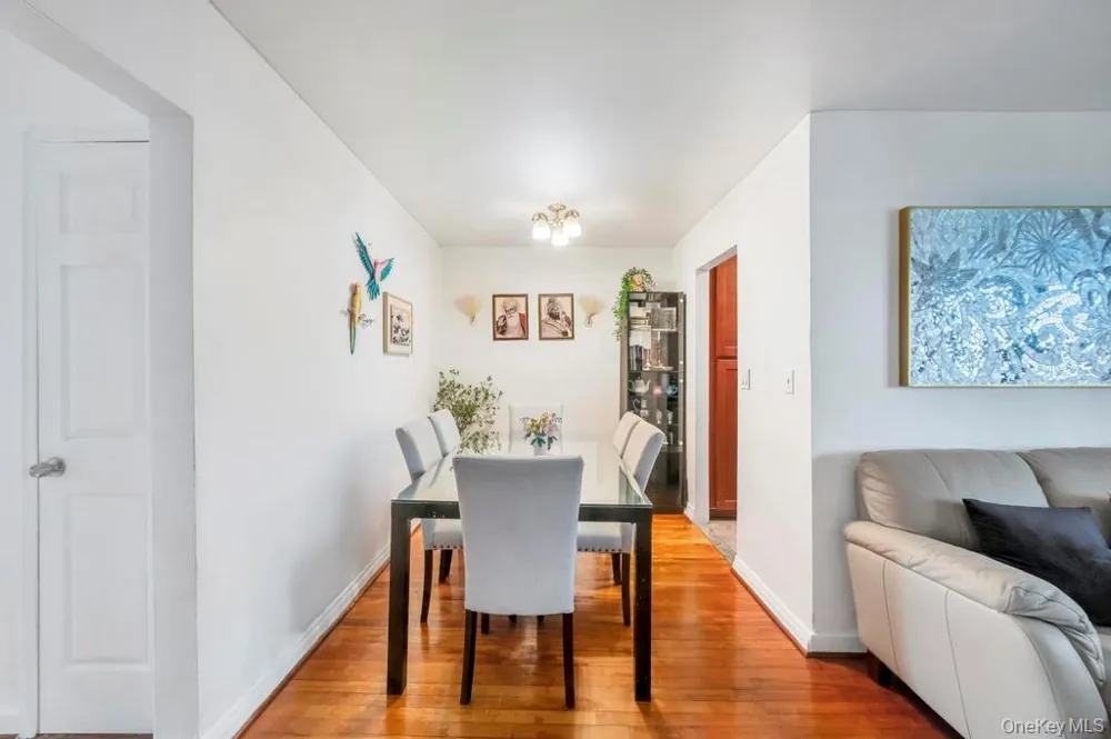 196-72 69th Ave #1 FL Fresh Meadows, NY 11365