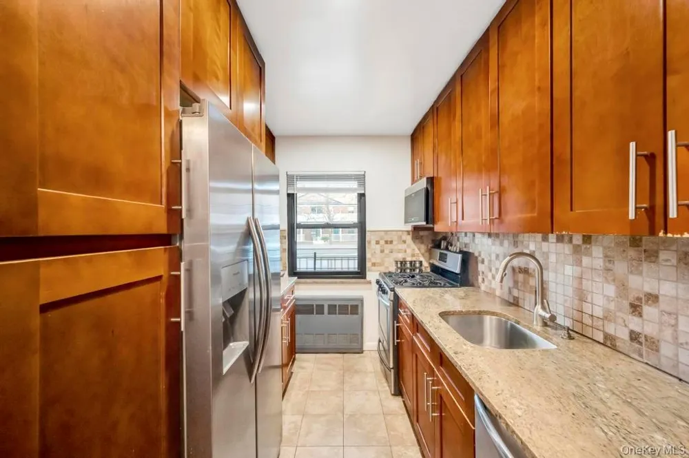 196-72 69th Ave #1 FL Fresh Meadows, NY 11365