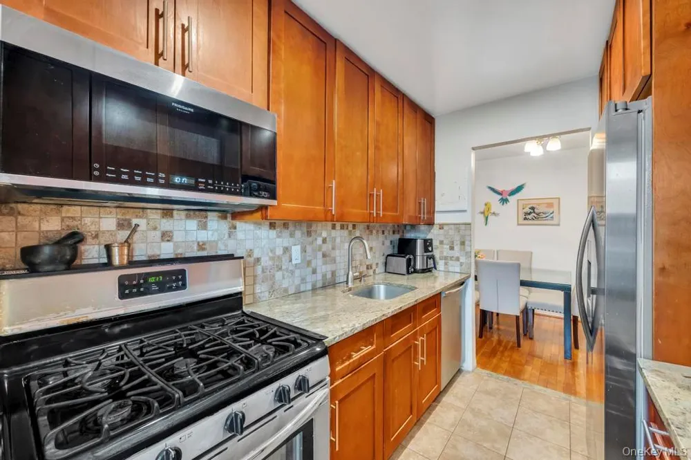 196-72 69th Ave #1 FL Fresh Meadows, NY 11365