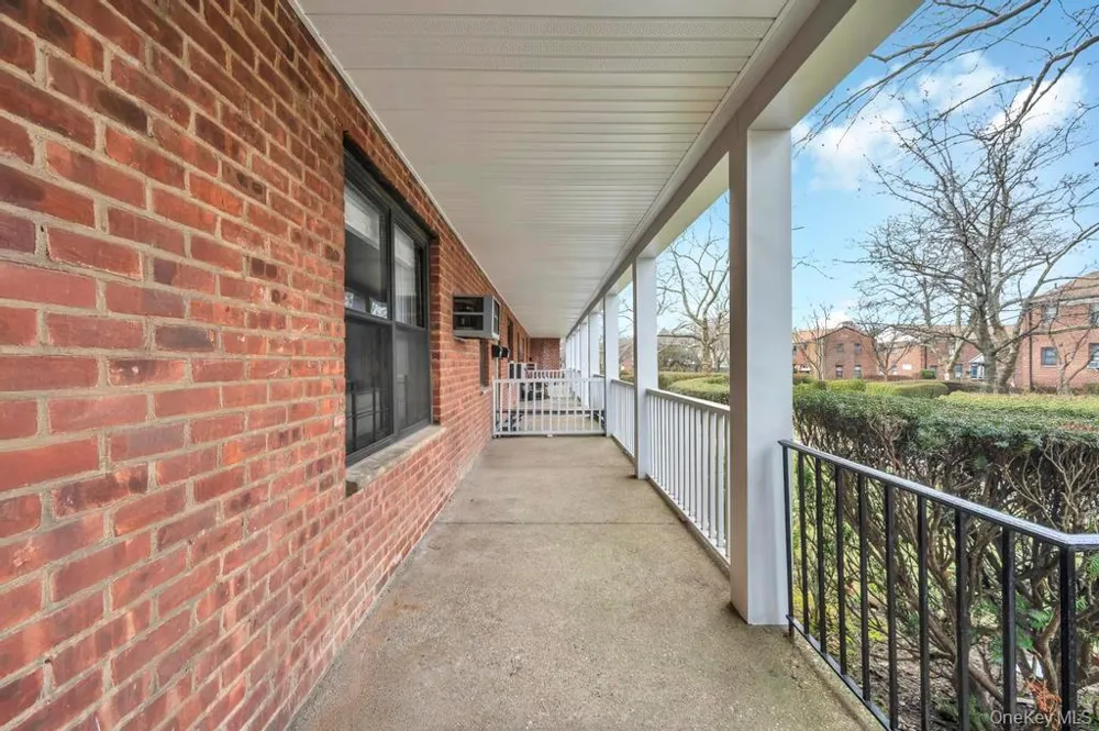 196-72 69th Ave #1 FL Fresh Meadows, NY 11365