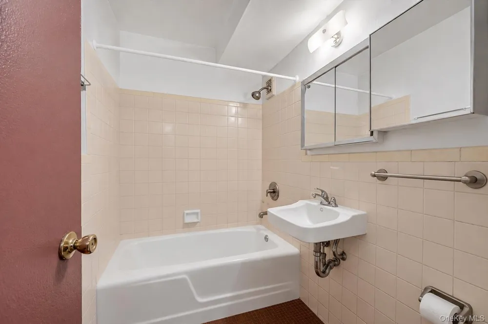 2640 Marion #2B Bronx, NY 10458