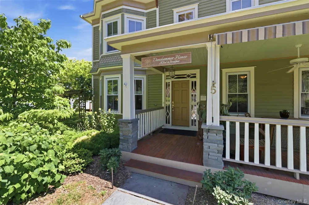 5 and 10 West Street Marlboro, NY 12542