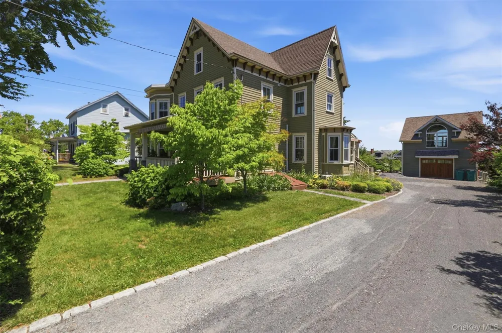5 and 10 West Street Marlboro, NY 12542