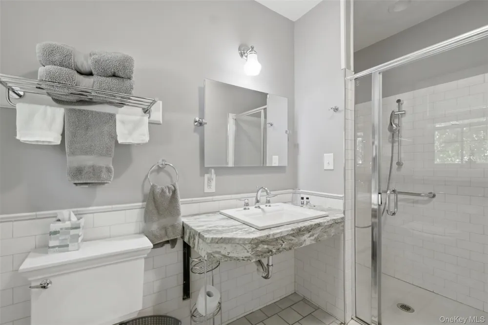 5 and 10 West Street Marlboro, NY 12542