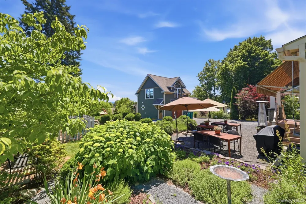 5 and 10 West Street Marlboro, NY 12542