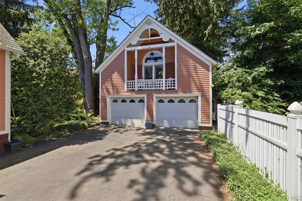 5 and 10 West Street Marlboro, NY 12542