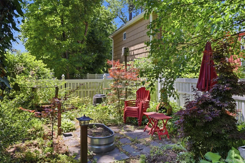 5 and 10 West Street Marlboro, NY 12542