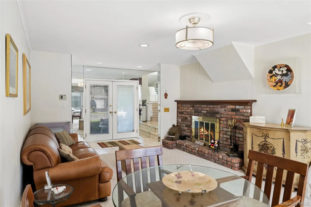 2105 Holland Way Merrick, NY 11566