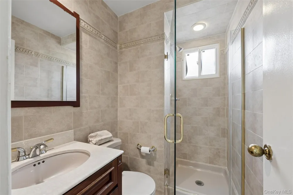 2105 Holland Way Merrick, NY 11566