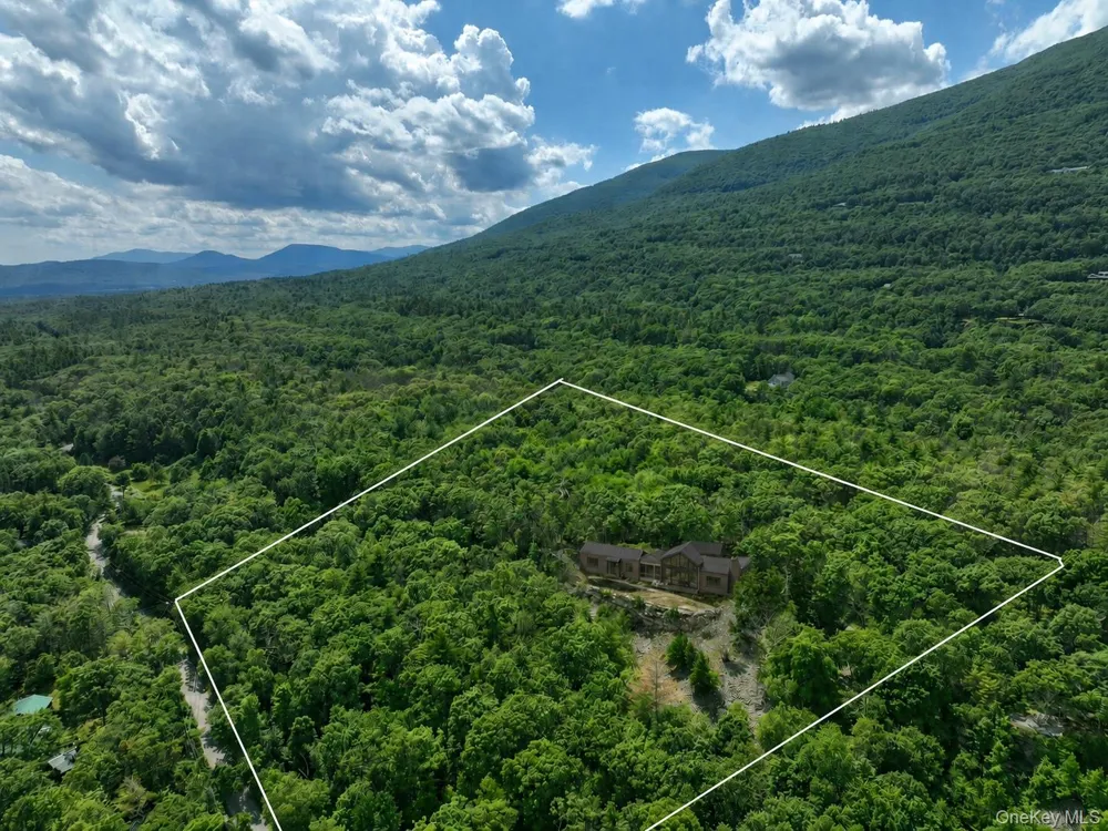400 Stoll Road Saugerties, NY 12477