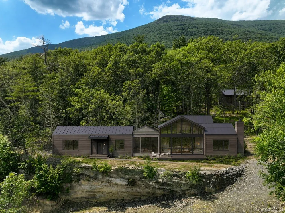 400 Stoll Road Saugerties, NY 12477