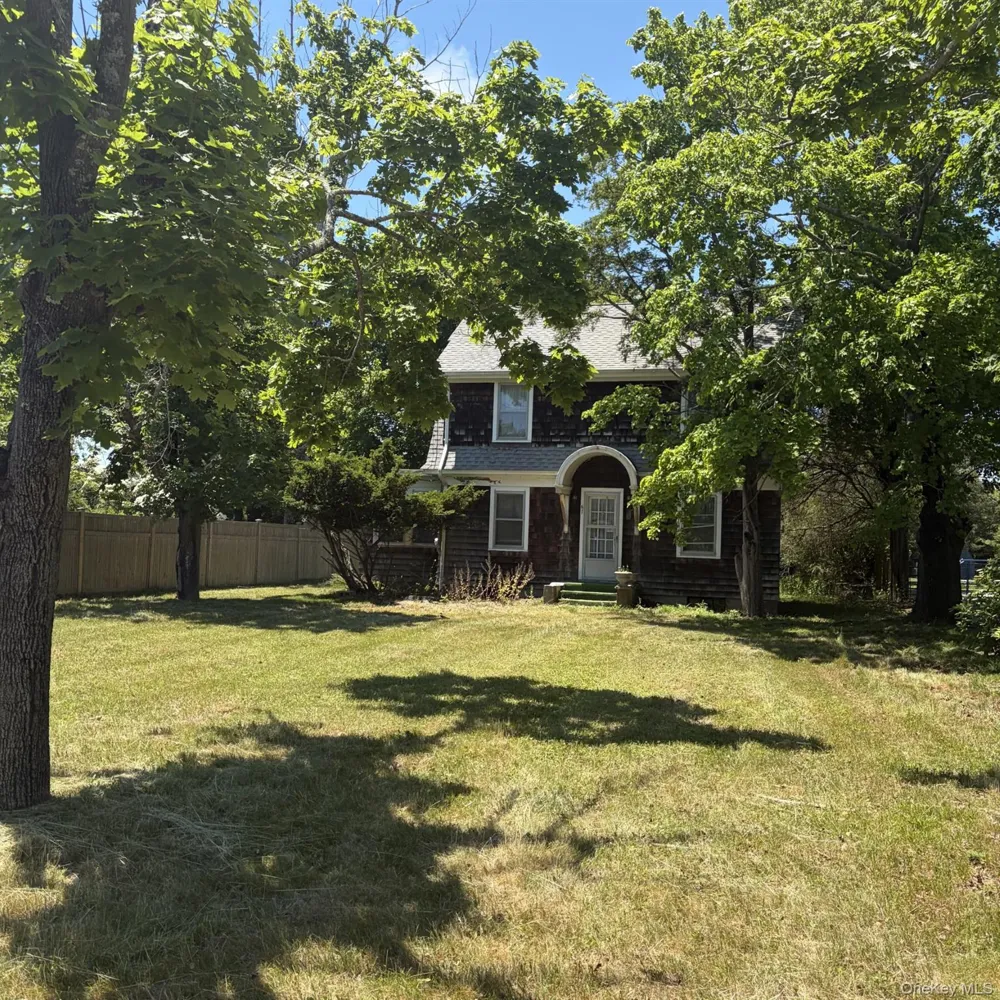 67 Tanners Neck Lane Westhampton, NY 11977