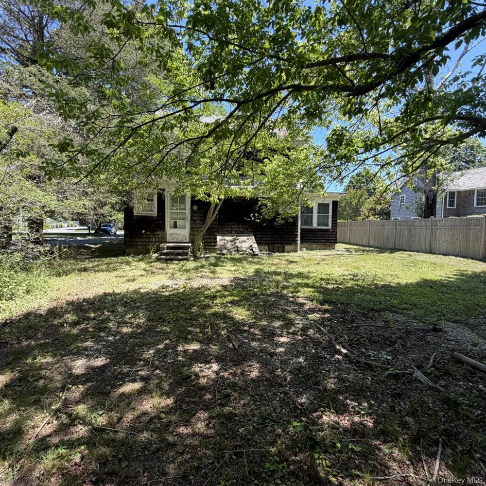 67 Tanners Neck Lane Westhampton, NY 11977