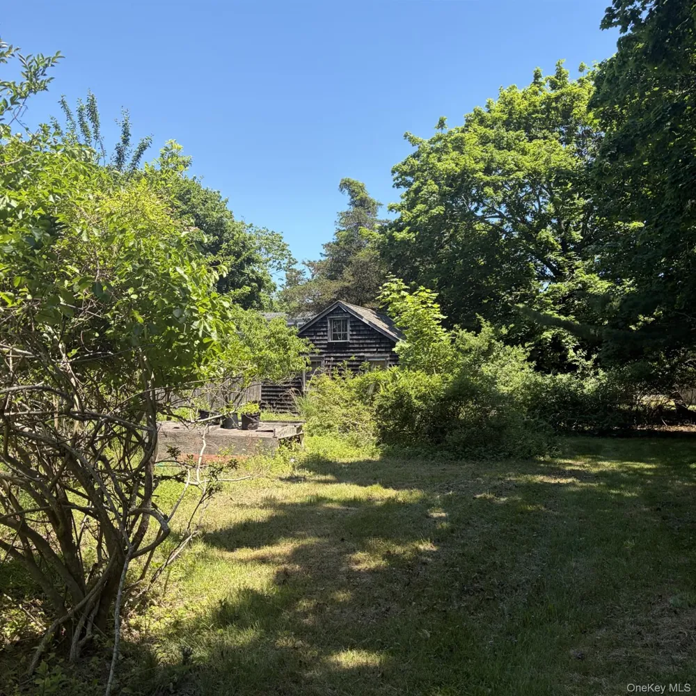 67 Tanners Neck Lane Westhampton, NY 11977
