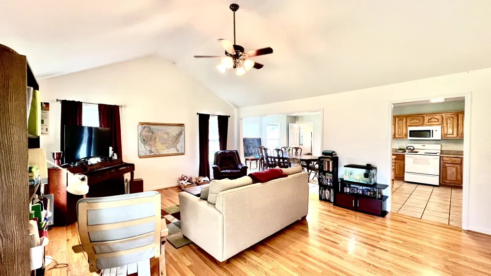 153 Commodore Cir Summertown, TN 38483