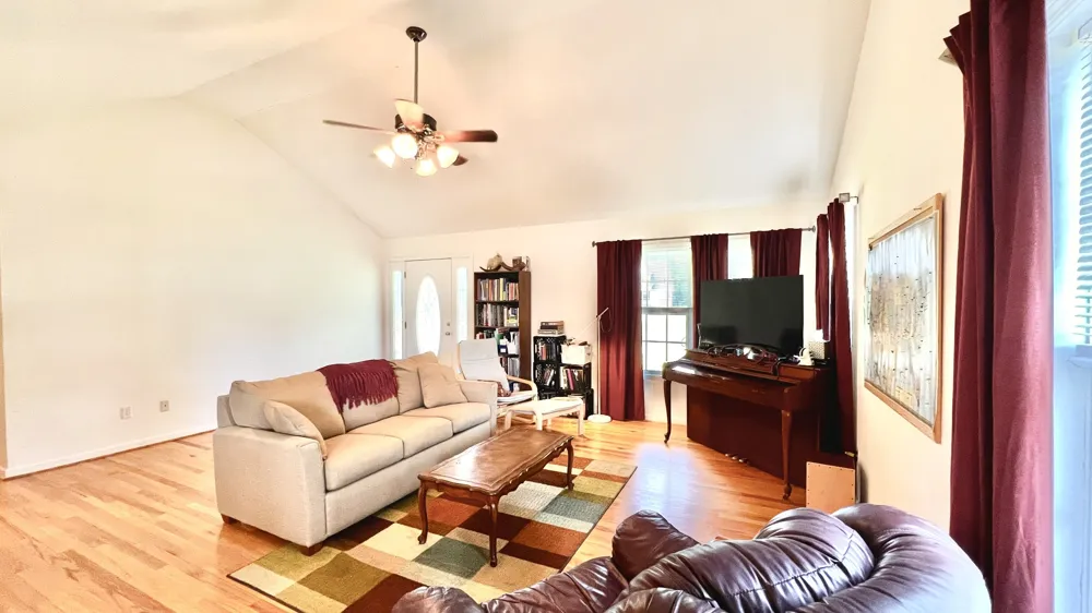153 Commodore Cir Summertown, TN 38483