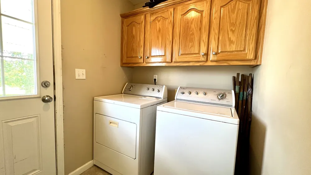 153 Commodore Cir Summertown, TN 38483