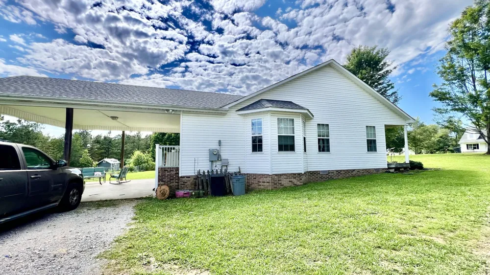 153 Commodore Cir Summertown, TN 38483