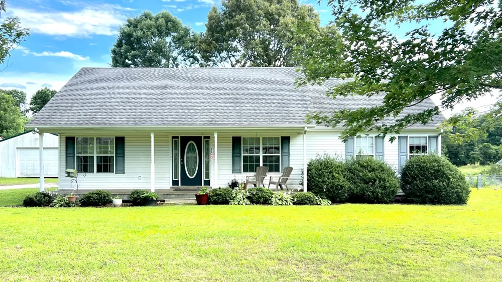153 Commodore Cir Summertown, TN 38483