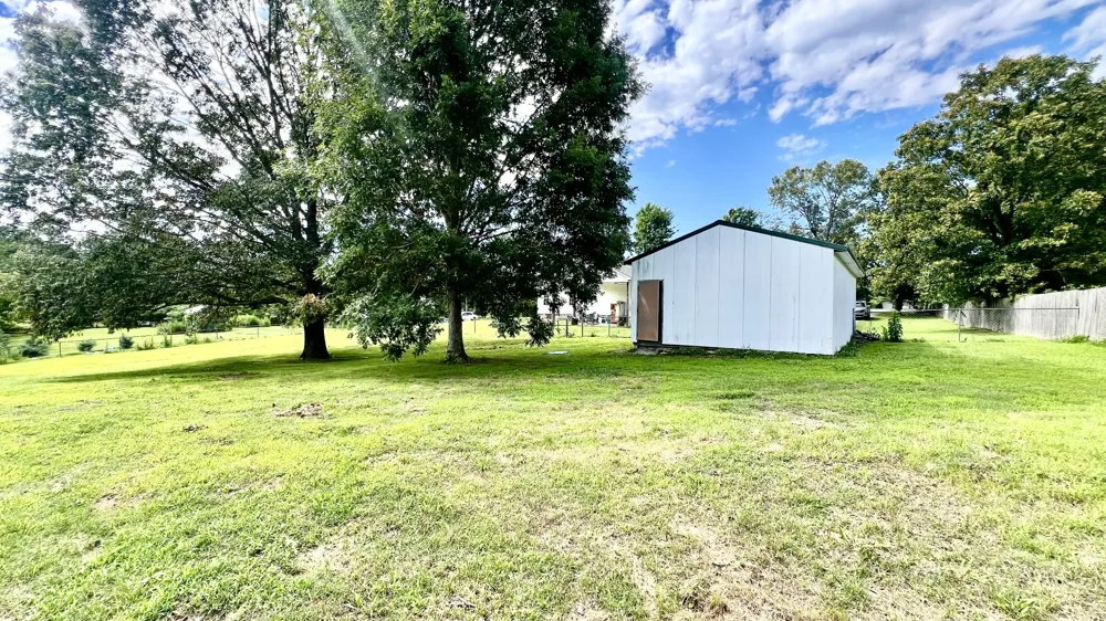 153 Commodore Cir Summertown, TN 38483