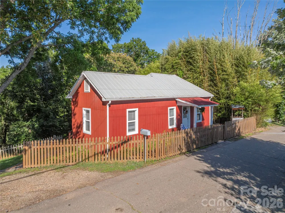 261 Star Ridge Road Canton, NC 28716