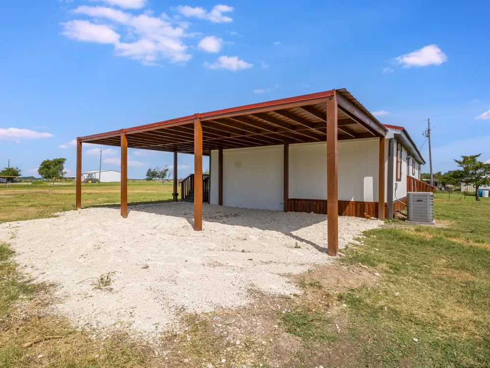220 Lcr 396 Groesbeck, TX 76642