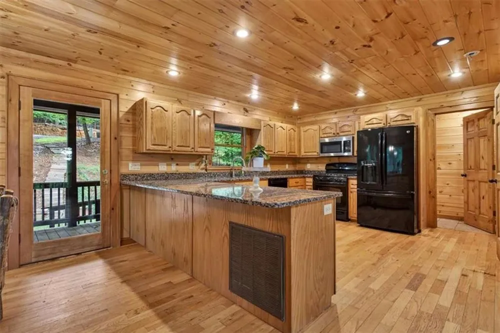648 Stuart Mountain Road Mineral Bluff, GA 30559