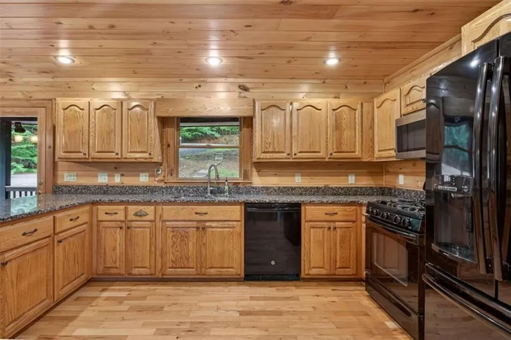 648 Stuart Mountain Road Mineral Bluff, GA 30559