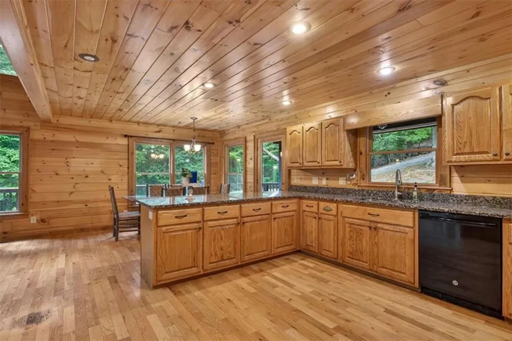 648 Stuart Mountain Road Mineral Bluff, GA 30559
