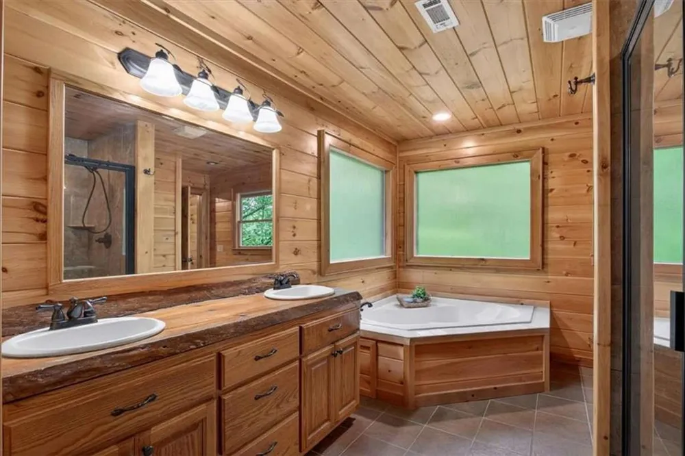 648 Stuart Mountain Road Mineral Bluff, GA 30559