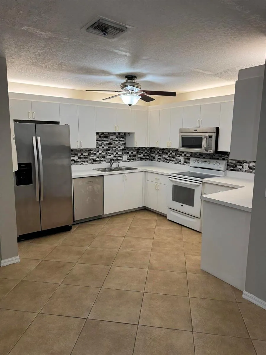 1536 Lawnwood Circle #3 Fort Pierce, FL 34950