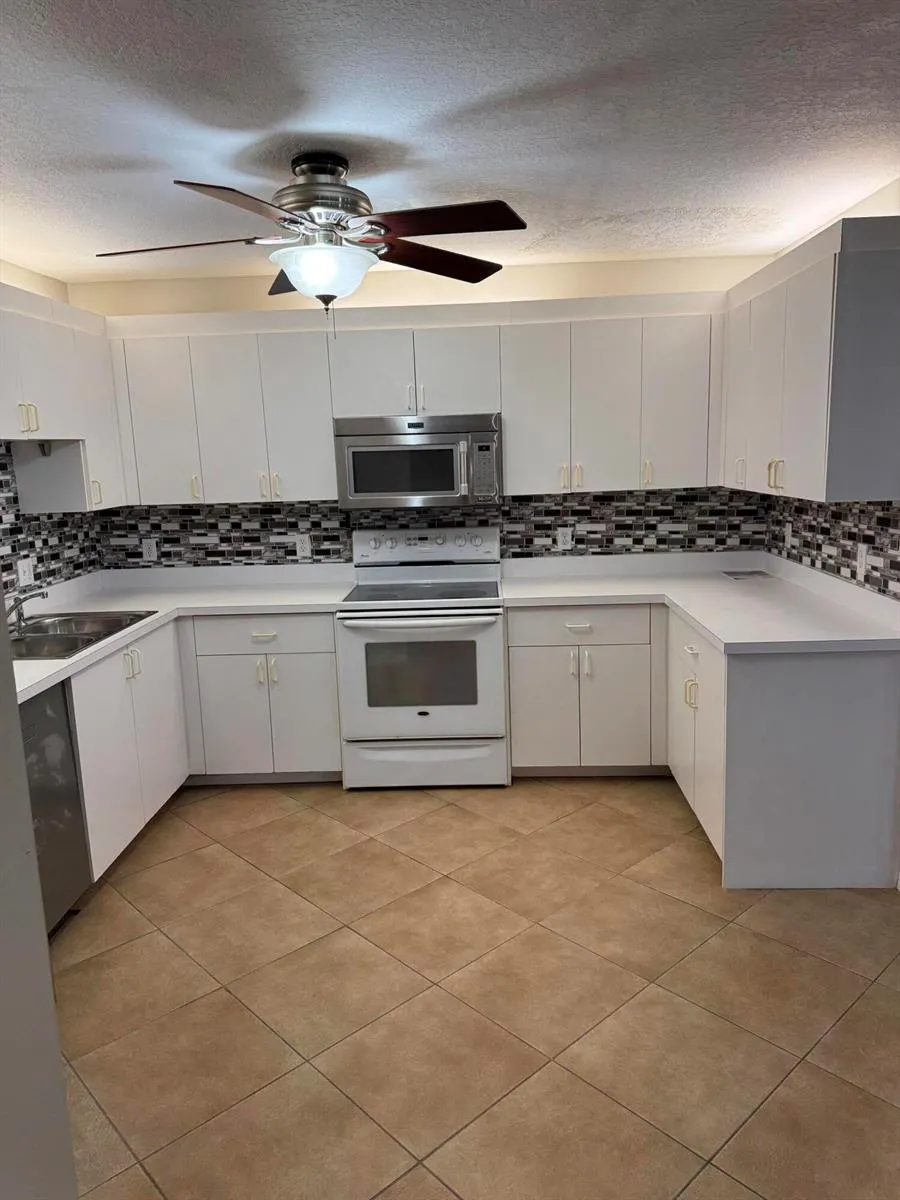 1536 Lawnwood Circle #3 Fort Pierce, FL 34950