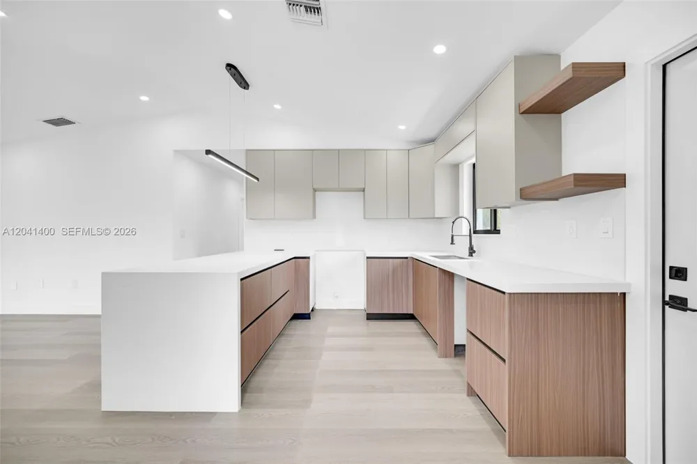 6039 SW 63rd Ter South Miami, FL 33143