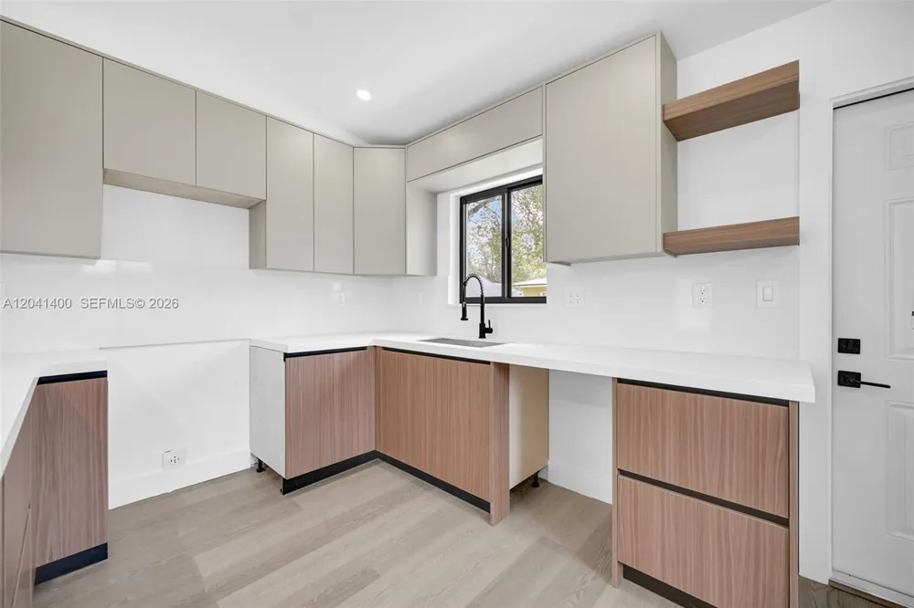 6039 SW 63rd Ter South Miami, FL 33143