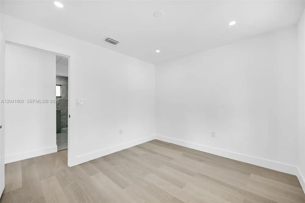 6039 SW 63rd Ter South Miami, FL 33143