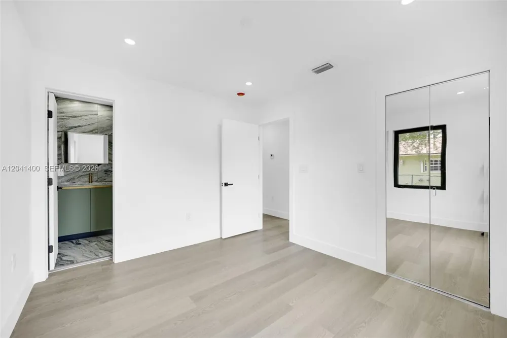 6039 SW 63rd Ter South Miami, FL 33143