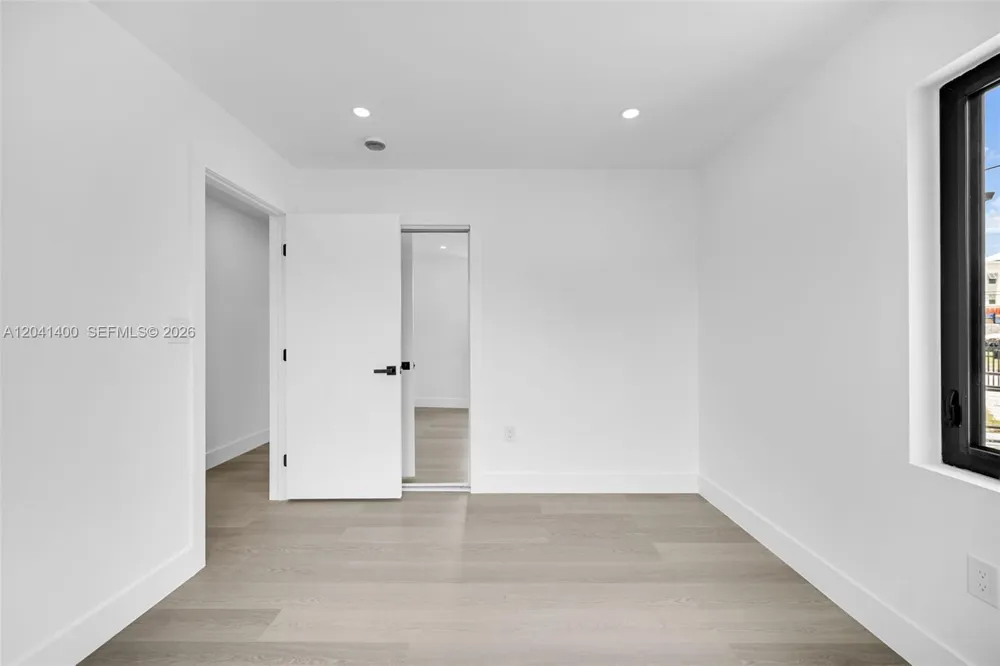 6039 SW 63rd Ter South Miami, FL 33143