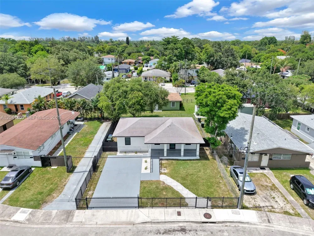 6039 SW 63rd Ter South Miami, FL 33143