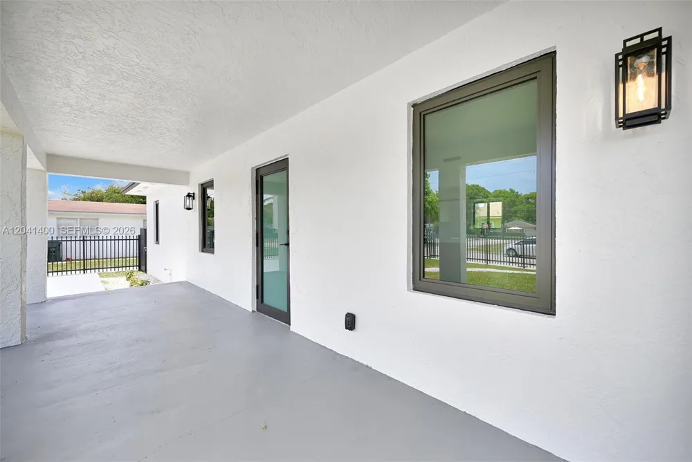 6039 SW 63rd Ter South Miami, FL 33143