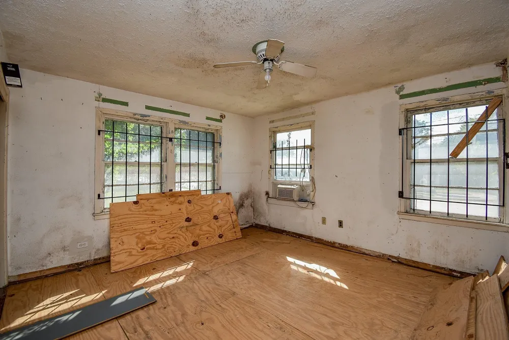 2413 E Crosstimbers Street Houston, TX 77093