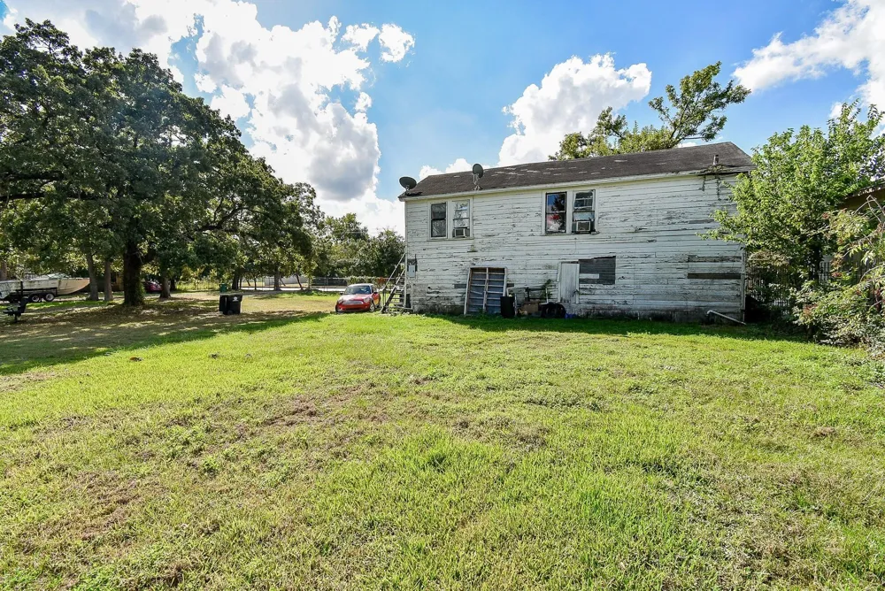 2413 E Crosstimbers Street Houston, TX 77093
