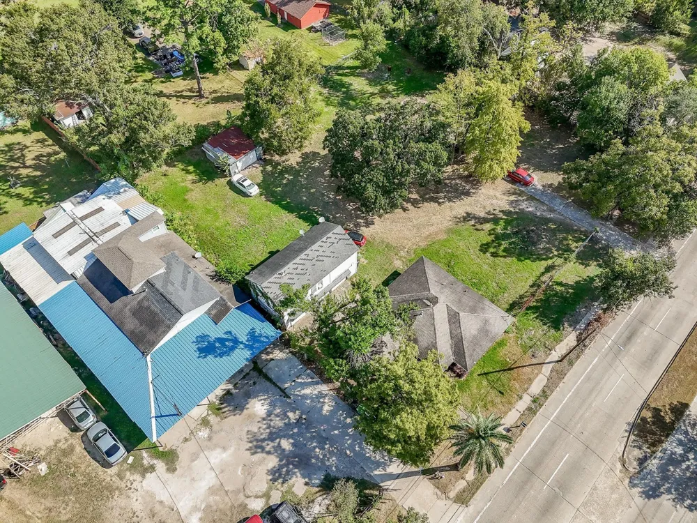 2413 E Crosstimbers Street Houston, TX 77093