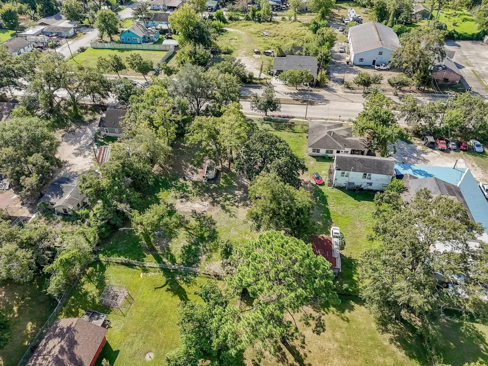 2413 E Crosstimbers Street Houston, TX 77093