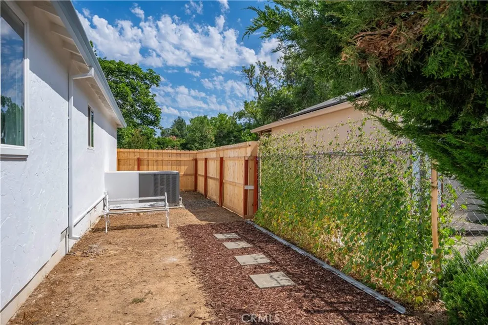 1450 Walnut Red Bluff, CA 96080