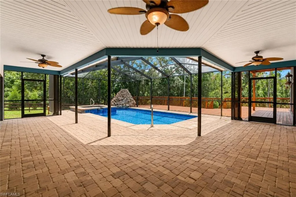 27255 HICKORY HILL ROAD Brooksville, FL 34602