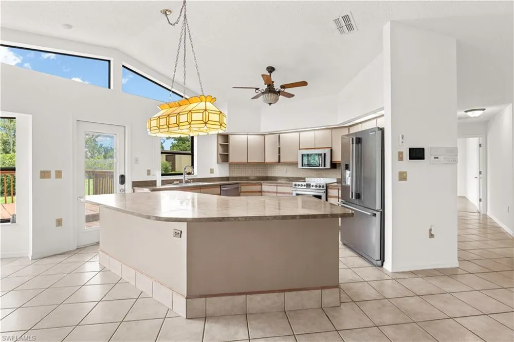 27255 HICKORY HILL ROAD Brooksville, FL 34602