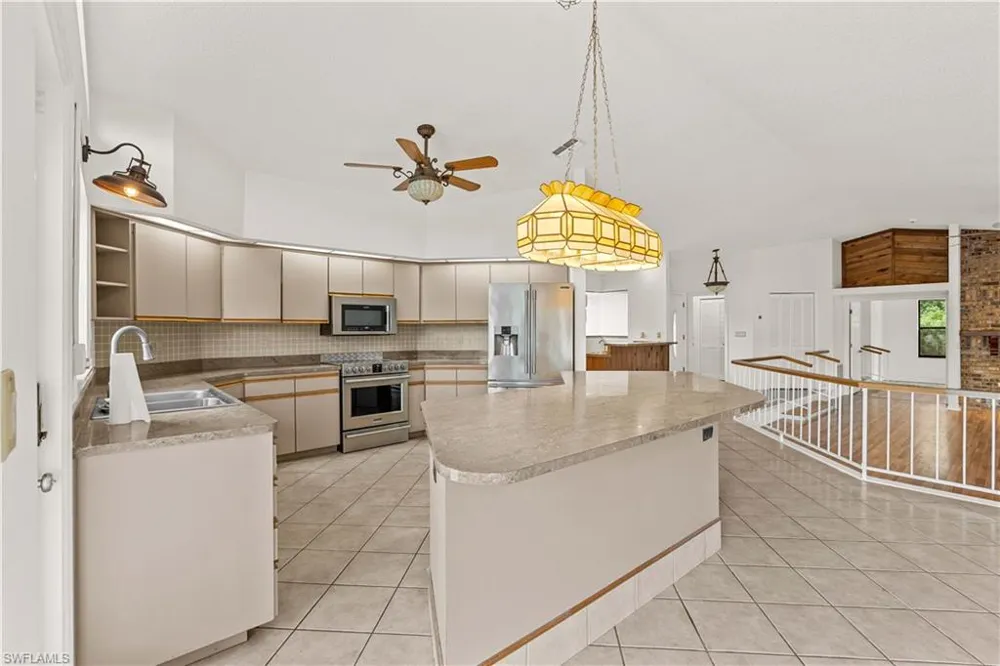 27255 HICKORY HILL ROAD Brooksville, FL 34602