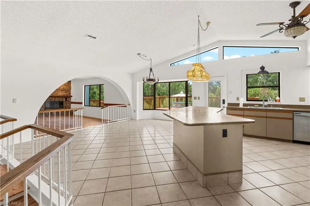 27255 HICKORY HILL ROAD Brooksville, FL 34602